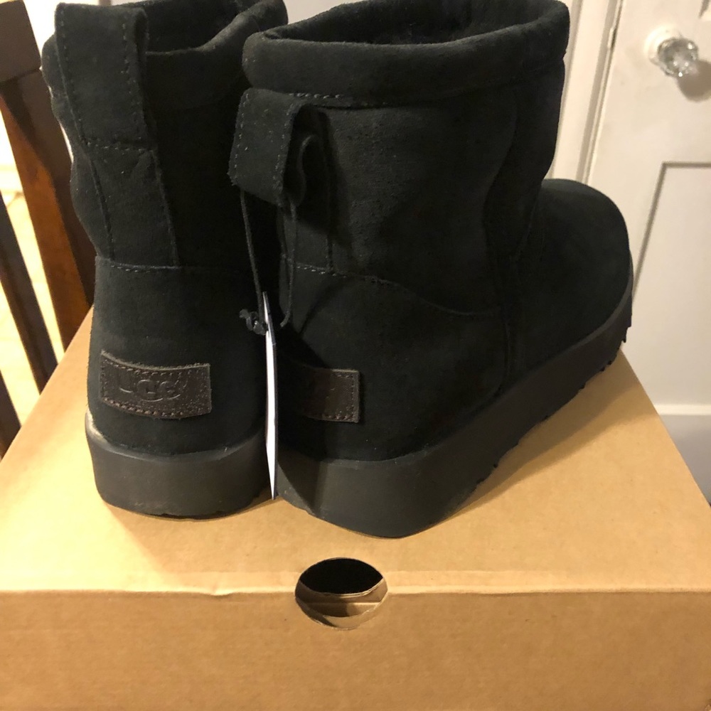 Black mini Uggs